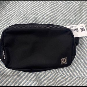 NWT Lululemon Everwhere Belt Bag Black